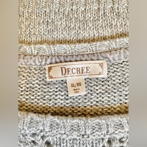 DECREE Juniors Gray Sweater Long Sleeve Open Knit Size XL Button Accents - Picture 7 of 8